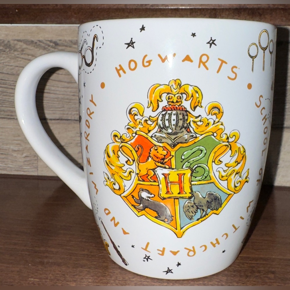 CUTE 🥰 HOGWARTS 🪄 SCHOOL VINTAGE CREST JUMBO MUG (25 OZ)